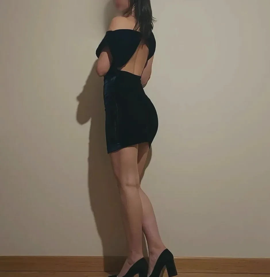 Angharad, 29