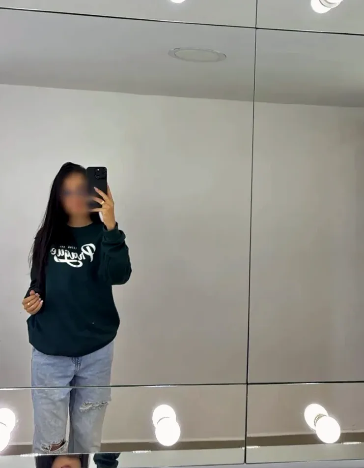 Nadia, 23